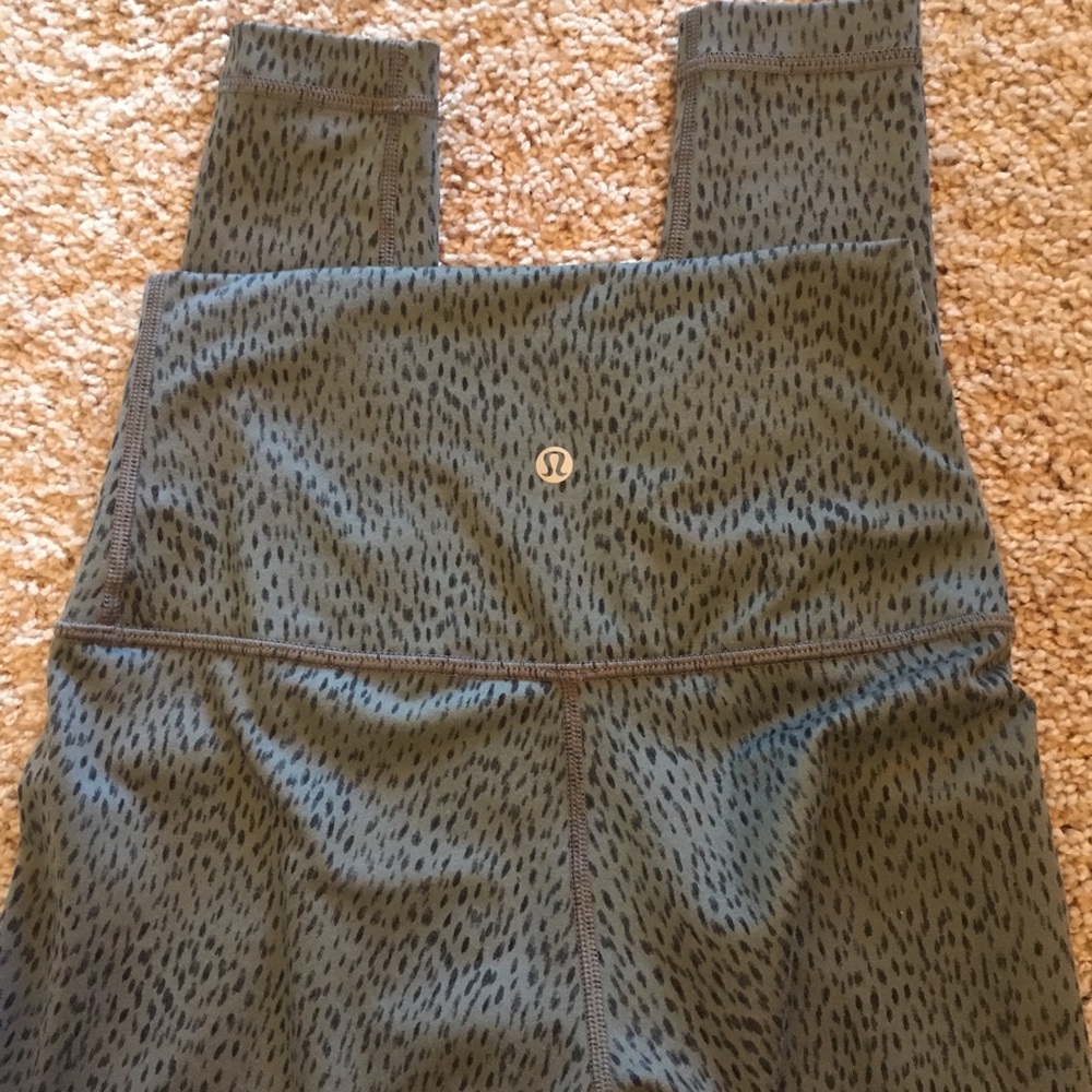 Lululemon wonder under leggings size 2